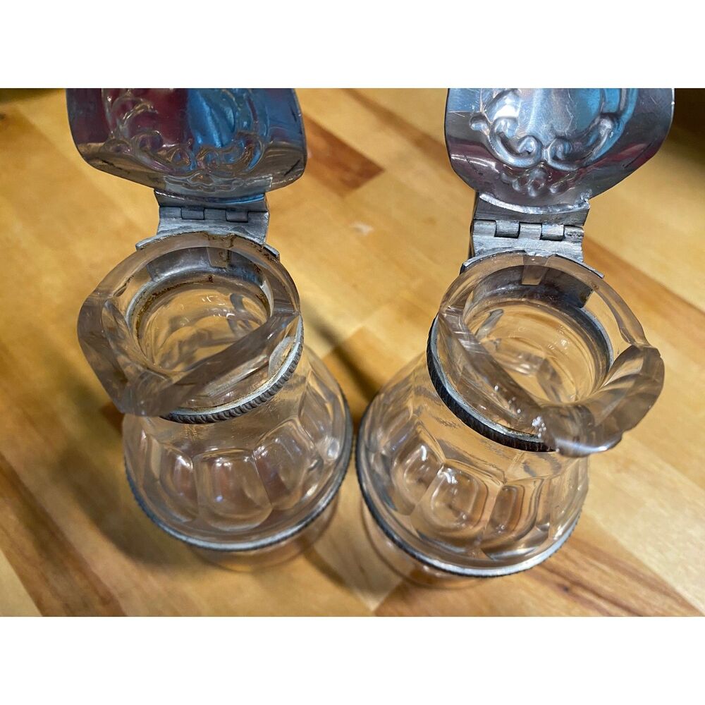 Turn of the Century English Art Nouveau Style Pewter Glass Jugs Pair - Picture 6 of 12